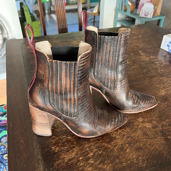 Freebird Heeled Boots - Picture 1 of 9